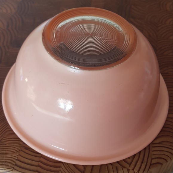 Pyrex Pink and Orange Mixing Bowls - Picture 9 of 13